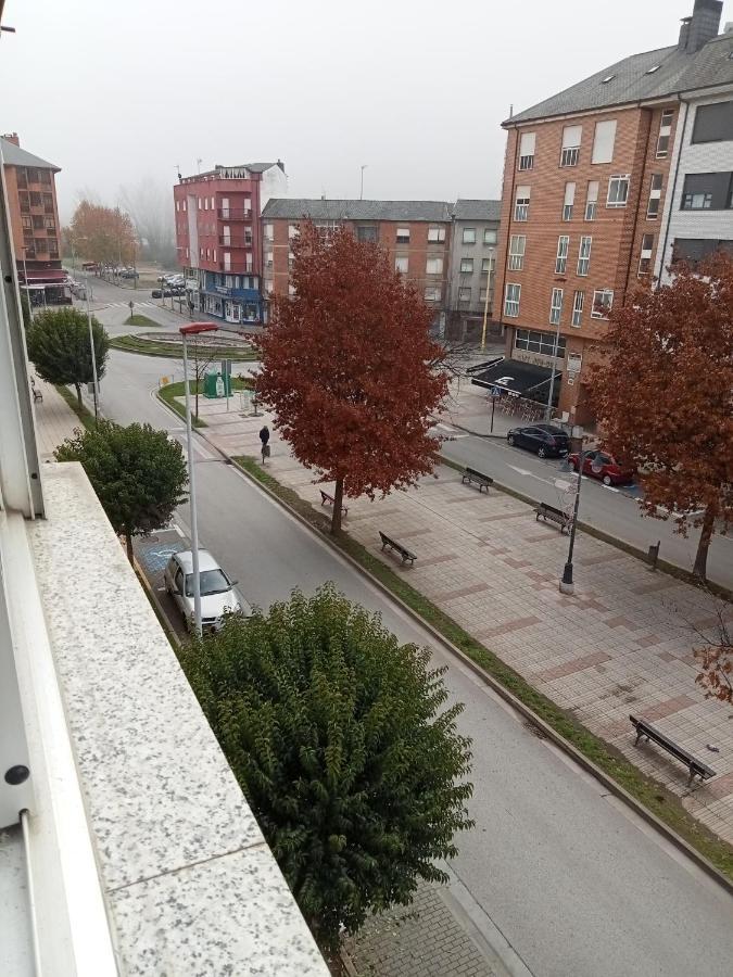 Apartamento El Piso De Martina 3 Ponferrada Exterior foto